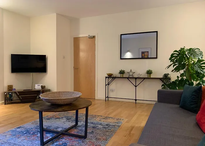 Edmonstone Suite Old Town